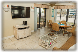Living/ dining area