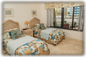 Guest bedroom 2 twins